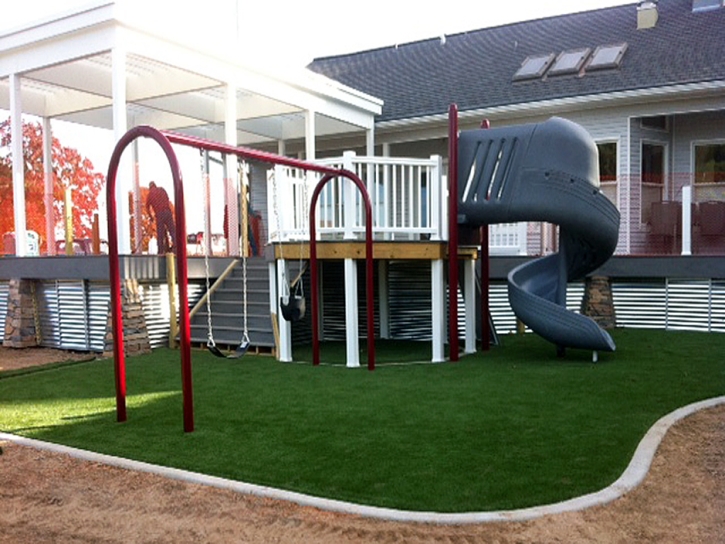 Synthetic Grass Justice Illinois Childcare Facilities Deck
